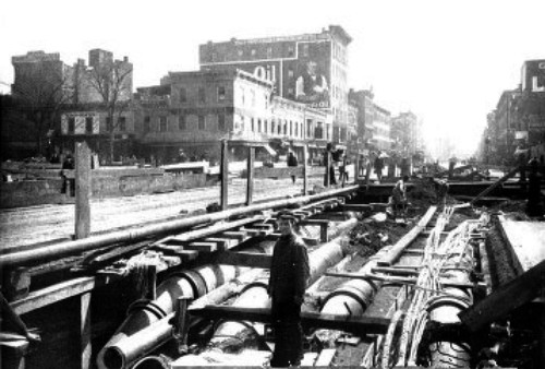 SMALL WATER MAINS BETWEEN STREET SURFACE AND SUBWAY
ROOF, SUBSTITUTED FOR ONE LARGE MAIN—125TH STREET AND LENOX AVE.