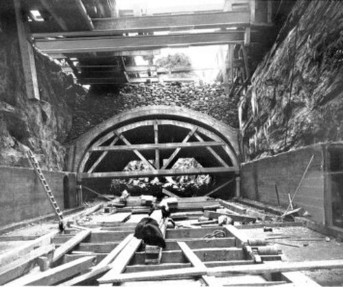 THREE-TRACK CONCRETE ARCH—117TH STREET AND BROADWAY