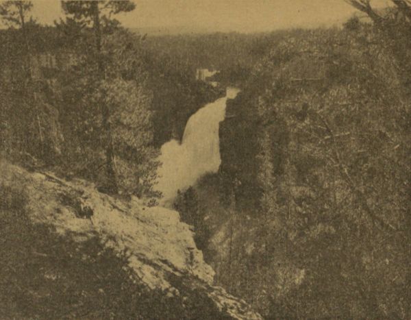 UPPER YELLOWSTONE FALL